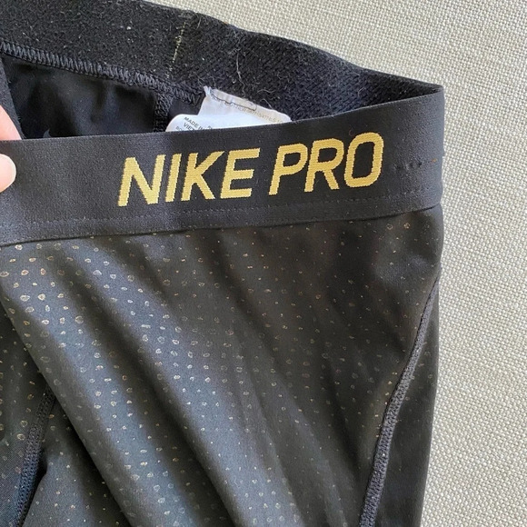 Nike Pro Black & Gold Metallic Dotted Leggings Size Small - Picture 10 of 13
